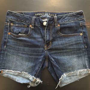 AMERICAN EAGLE WOMENS midi denim shorts